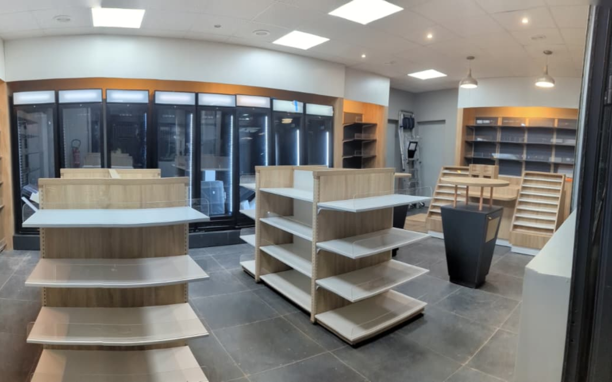Aménagement showroom PROMOTECH par KMS